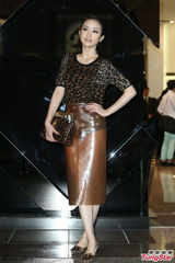 组图：林依晨透明皮裙亮相 豹纹上衣抢镜