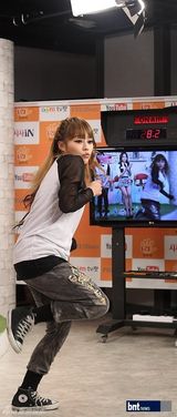 组图：韩团E2RE任《李智慧的Secret》节目嘉宾