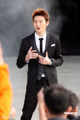 幻灯图集：飞轮海携手具惠善拍MV 被赞帅过韩版F4 