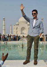 高清：《碟中谍4》印度宣传 阿汤哥泰姬陵留影