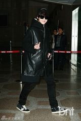 组图：金汎(金范)复工赴日宣传《那冬》笑容洋溢幸福