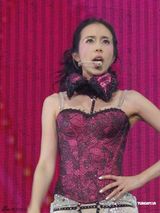 组图：莫文蔚开唱演终极性感 裸色内衣香艳挑逗