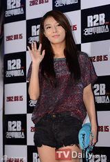 组图：崔始源李孝利等帅气参加《重返基地》首映会