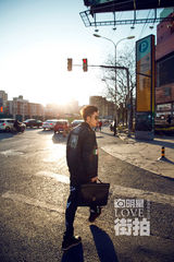 明星爱街拍盘点：那些美得不像话的逆光瞬间