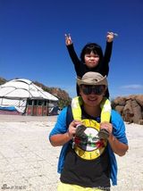 组图：马可爱女曝光 骑脖当有爱奶爸