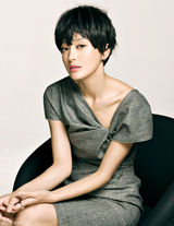 高清图：秦岚挑战俏丽短发 小露香肩秀性感