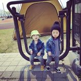 组图：韩国丑萌小正太再曝萌图 小眼咪咪喜感足