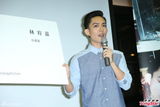 组图：林宥嘉出席新书签售 不承认与邓紫棋游学