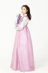 高清组图：GirlsDay穿传统韩服向粉丝拜年