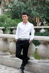 组图：乔大韦服饰写真玩起街头风