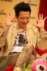 高清组图：庾澄庆做客畅聊新专辑《到死都要18岁》