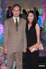 高清图：李嘉欣为儿子JAYDEN开百日宴