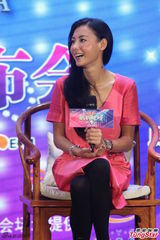 张柏芝出席综艺节目 粉嫩短裙身材苗条依旧