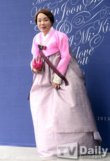 组图：韩星申贤俊大婚 张东健玄彬等大牌齐聚