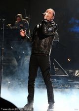 组图：2012全美音乐奖比伯擒三奖 众星热力演出