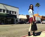 组图：刘芸洛杉矶私服街拍 欧美潮范儿显美腿