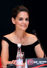 组图：阿汤嫂小黑裙亮相京城 期待与张艺谋合作