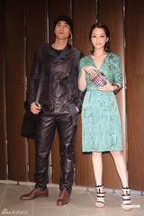 组图：彭于晏谢欣颖代言春装展现迷人色彩与魅力