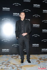 组图：李嘉欣与夫恩爱亮相 张智霖不介意妻旧事