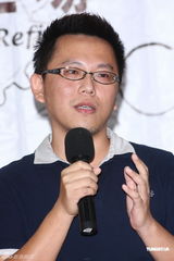 组图：《梦糖工场》开机 邱泽挑战多种乐器