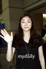 幻灯图：金妍儿返回加拿大多伦多 为明年比赛做准备