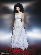 组图：董璇全新时尚大片出炉 短发造型酷似花美男