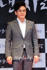 组图：洪京仁等亮相韩片《神派来的人》发布会