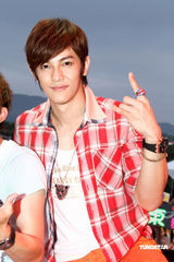 幻灯组图：飞轮海邀请粉丝共同宣传台湾观光