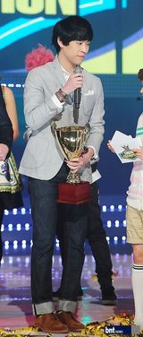 组图：金申英等助阵音乐节目《冠军秀》录制