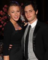 高清组图：布莱克-莱弗利紧身黑裙展窈窕身材