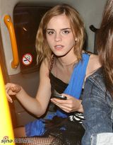 高清组图：“赫敏”艾玛-沃特森伦敦购物