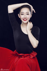 组图：蒋梦婕红唇俏丽 裙摆飞扬化身舞动精灵