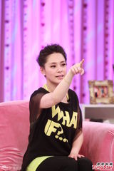 组图：阿娇上节目有说有笑疑甩失恋阴霾