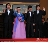 幻灯图集：李沧东《诗》首映 伊丽莎白-班克斯助阵