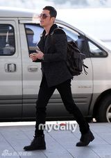 组图：《IRIS2》赴匈牙利取景 李多海等亮相机场