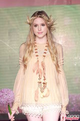 组图：官恩娜换男友转香水 陈嘉桓新片演援交女