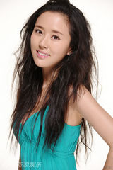 幻灯图：颜丹晨最新夏日清凉写真 挡不住的“绿色诱惑” 