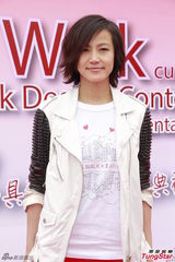 组图：何韵诗称雌雄同体是赞美 视邓九云为女神