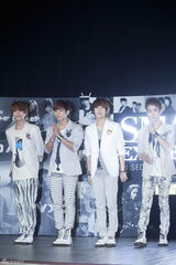 高清组图：少女时代等出席SM展示会开幕式