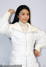 幻灯图集：贡米沈阳代言逛商场 似张柏芝遭围观