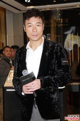 组图：许志安新年狂吃发福 大赞郑秀文煮菜厉害