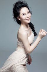 组图：石天琦纯美编发写真 清新自然展淑女风