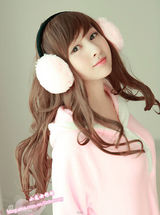 幻灯图集：小龙女彤彤冬日写真 粉嫩装扮可爱