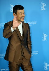 组图：《白日》见面会 桂纶镁与王学兵暧昧调笑