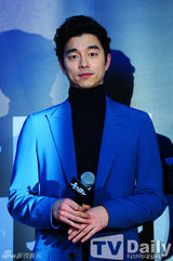 组图：金泰熙尹恩惠等亲临韩片《嫌疑犯》试映