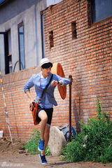 组图：王雨悬浮运动大片 时尚动感助威奥运