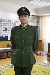 组图：新《亮剑》定妆照 甘婷婷黄志忠塑战争情侣