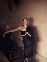 组图：小李超模女友妖媚大片 半裸上阵网眼遮体