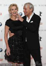 幻灯图：群星齐聚电影节之夜活动 布吉特举止出位