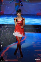 组图：王力宏飞轮海热舞全场 林依晨王珞丹比拼可爱